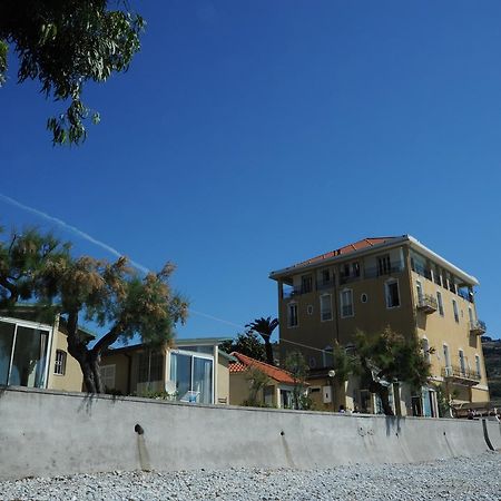 Holiday'S Beach Aparthotel Ventimiglia Kültér fotó