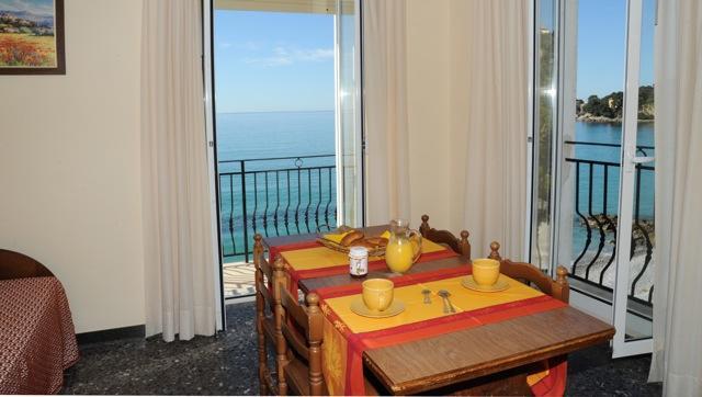 Holiday'S Beach Aparthotel Ventimiglia Kültér fotó