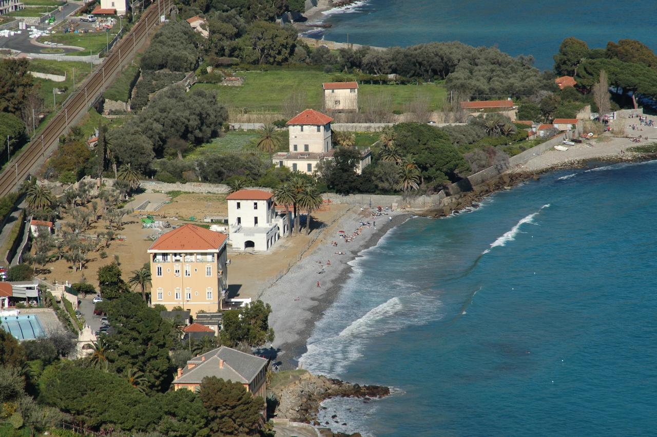 Holiday'S Beach Aparthotel Ventimiglia Kültér fotó
