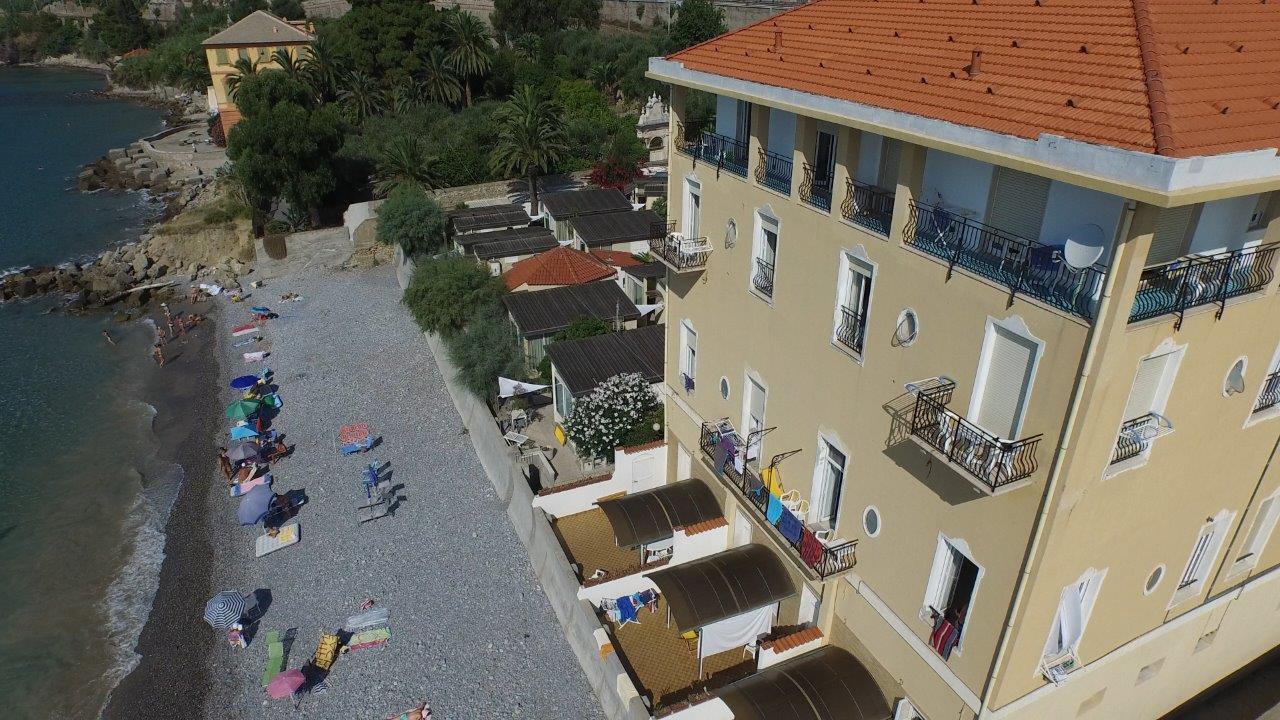 Holiday'S Beach Aparthotel Ventimiglia Kültér fotó